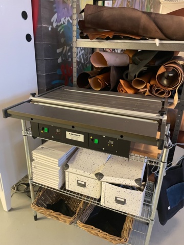 1421692-1 Värmemaskin Shannon Wateringen HRT55  Plastbockningsmaskin