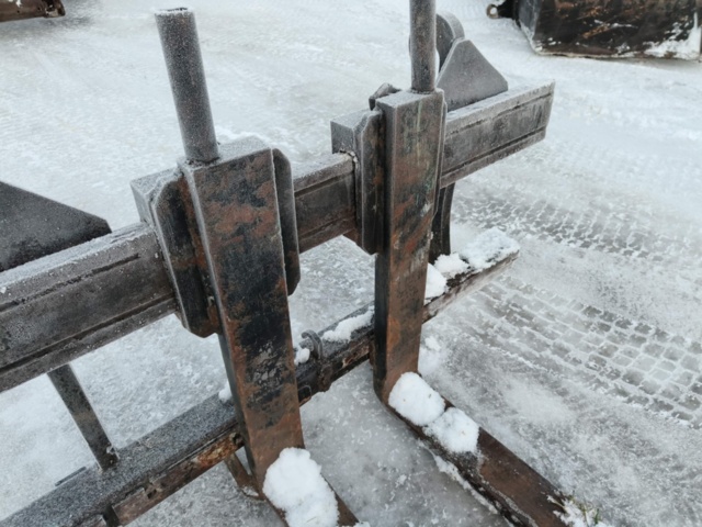 1401109-6 Pallgafflar BM-Fäste