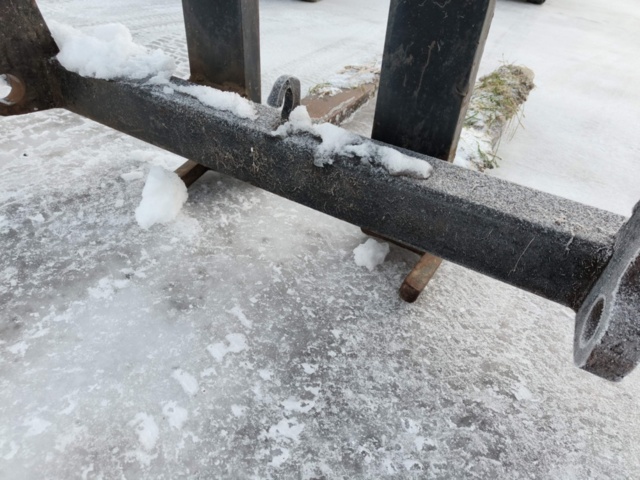 1401109-8 Pallgafflar BM-Fäste