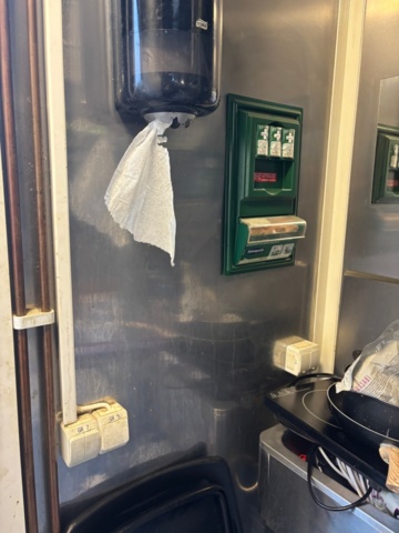 1408002-23 Food truck – fully equipped with restaurant kitchen, fridge/freezer, ventilation etc.