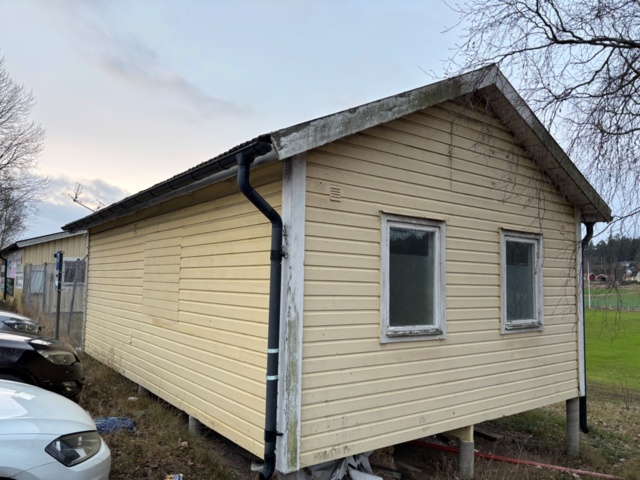 1372832-1 Fristående byggnad med dusch- och omklädningsutrymme