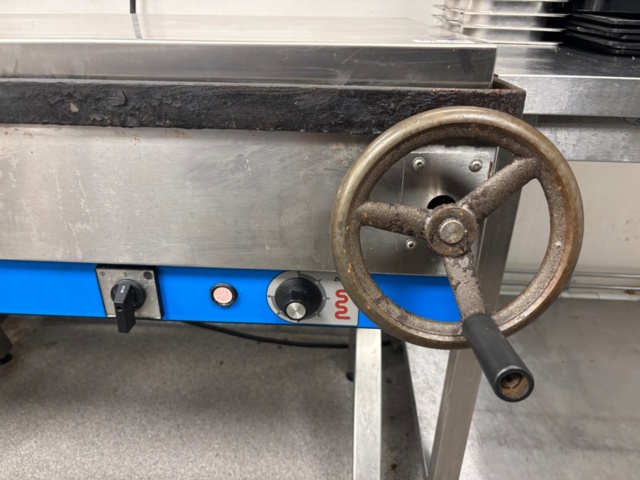 1372696-4 Stekbord med manuell tipp – Fribergs VKF 55/10