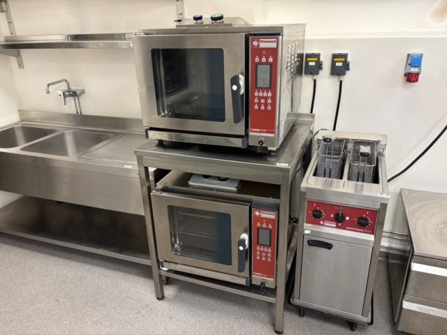 1372700-1 Kombiugnar – 2 st Diamond DFV-511/TS + tillhörande bänk