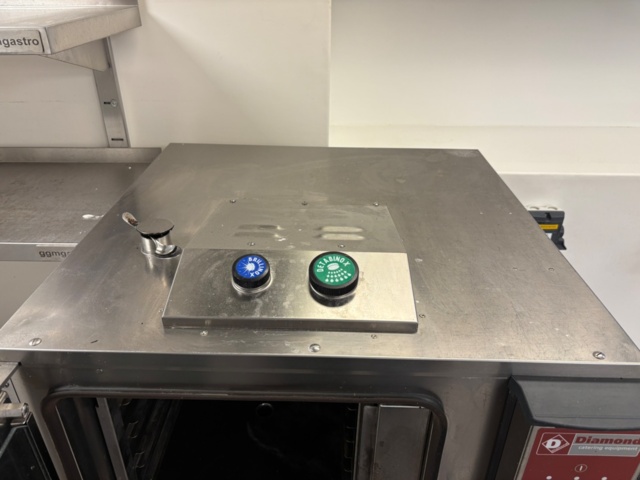 1372700-4 Kombiugnar – 2 st Diamond DFV-511/TS + tillhörande bänk