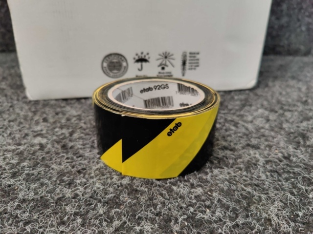 1466703-3 36 st Rullar Varningstejp/Fasadskyddstejp etab 92GS