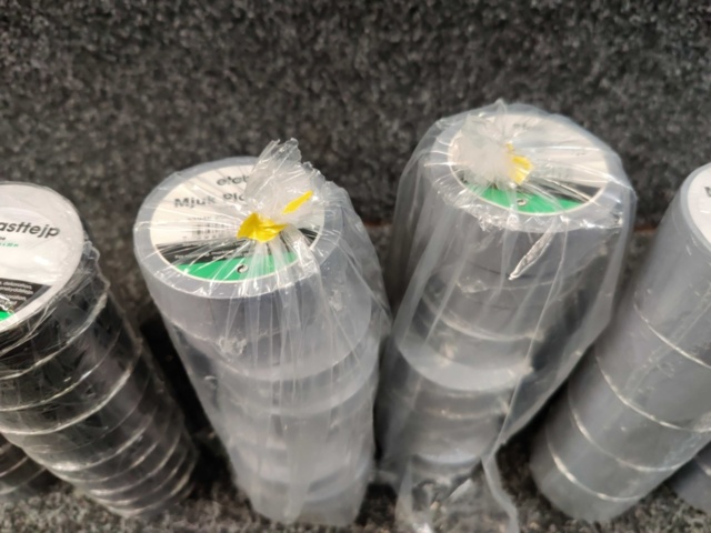 1466706-9 75 st Rullar Mjuk Plasttejp etab