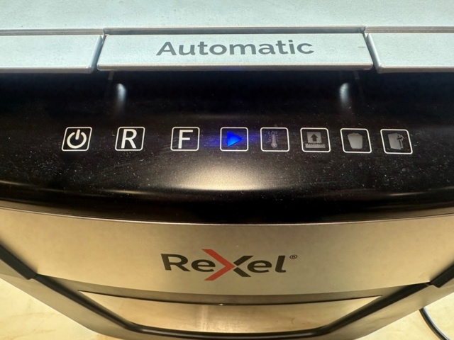 1466957-3 Rexel Document Shredder