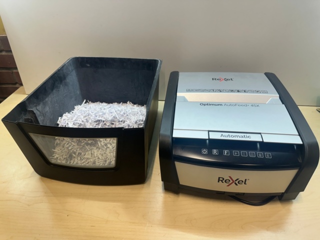 1466957-4 Rexel Document Shredder