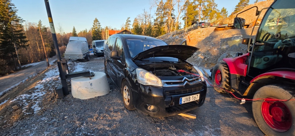 1320034-8 Citroën Berlingo Kombi 1.6i Manuell, 109hk, 2010 (Reparationsobjekt)