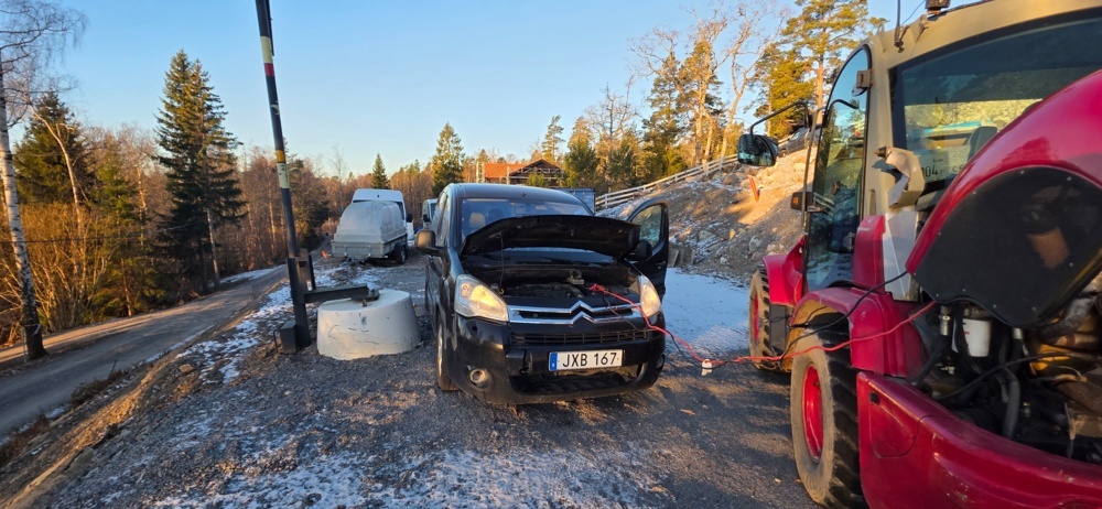 1320034-10 Citroën Berlingo Kombi 1.6i Manuell, 109hk, 2010 (Reparationsobjekt)