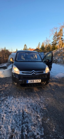1320034-12 Citroën Berlingo Kombi 1.6i Manuell, 109hk, 2010 (Reparationsobjekt)
