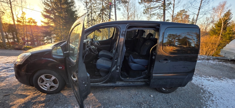 1320034-14 Citroën Berlingo Kombi 1.6i Manuell, 109hk, 2010 (Reparationsobjekt)