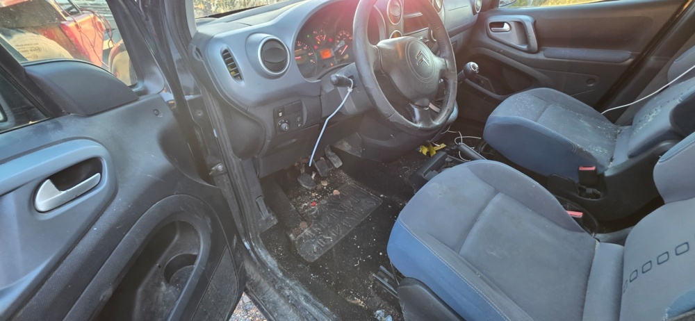 1320034-16 Citroën Berlingo Kombi 1.6i Manuell, 109hk, 2010 (Reparationsobjekt)