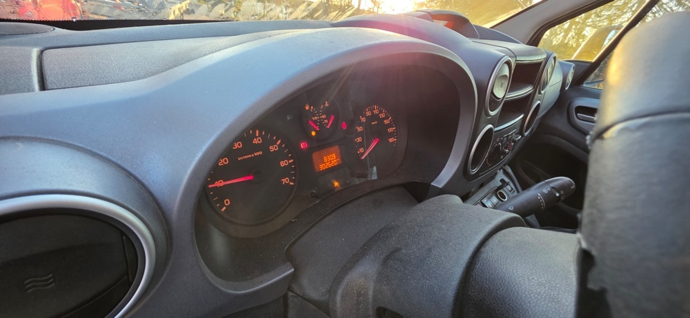 1320034-18 Citroën Berlingo Kombi 1.6i Manuell, 109hk, 2010 (Reparationsobjekt)