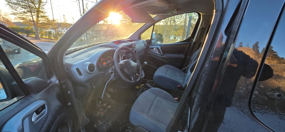 1320034-19 Citroën Berlingo Kombi 1.6i Manuell, 109hk, 2010 (Reparationsobjekt)