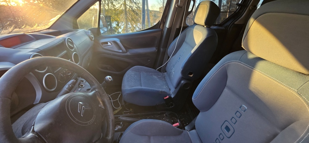 1320034-21 Citroën Berlingo Kombi 1.6i Manuell, 109hk, 2010 (Reparationsobjekt)