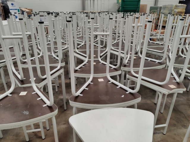 1467352-9 Runt bord i sex delar