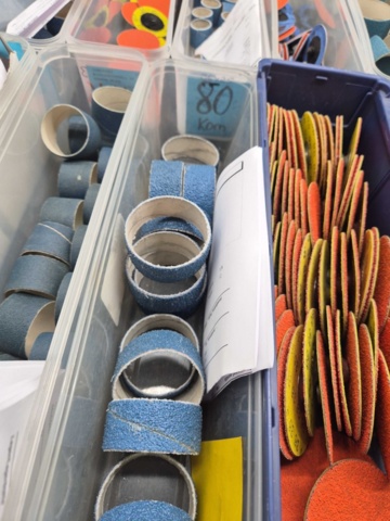 1465813-4 Slipmaterial – blandade kornstorlekar, rondeller och slipband