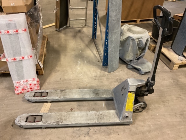 1197476-5 Pallet truck 2500kg