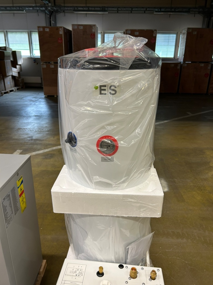 1467365-2 9 kW luft/vatten värmepump från Energy Save, ansluts enkelt till ett befintligt värmesystem L65