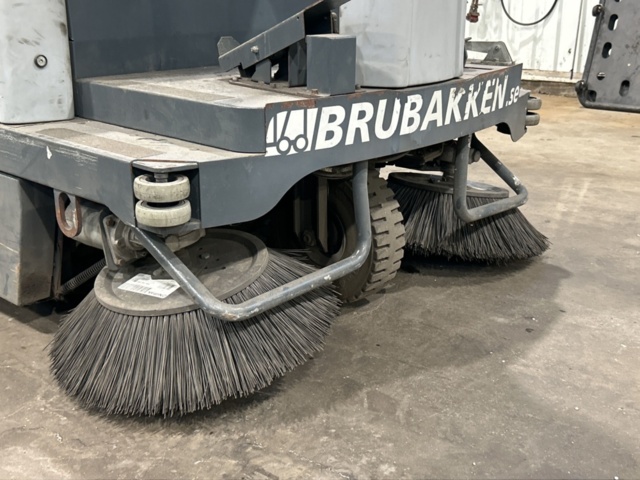 1457373-11 Sopmaskin - Nilfisk SR 1301 B