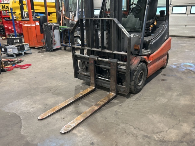 1457376-19 Motviktstruck - Linde E25-01, -1995