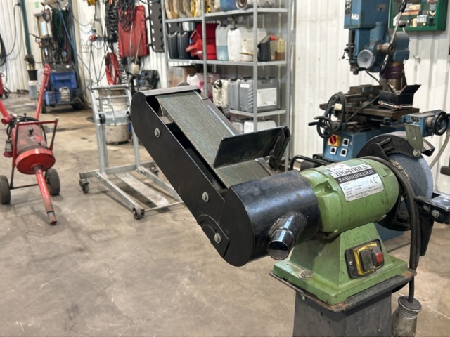 1457387-4 Bandslipmaskin på stativ - IDG-Tools