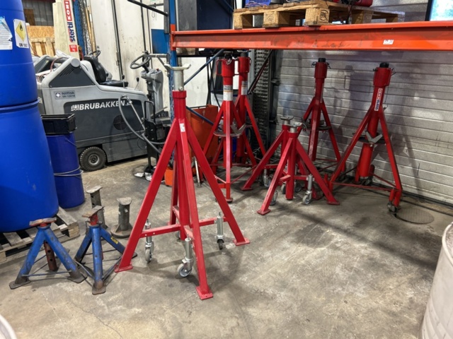 1457398-1 Pallbockar 11 st