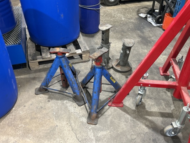 1457398-2 Pallbockar 11 st