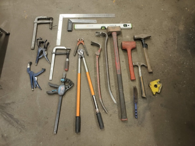 Sledgehammers, crowbars, clamps and more - PS Auction - We value the ...