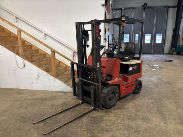 1372846-1 Motviktstruck el - Nissan