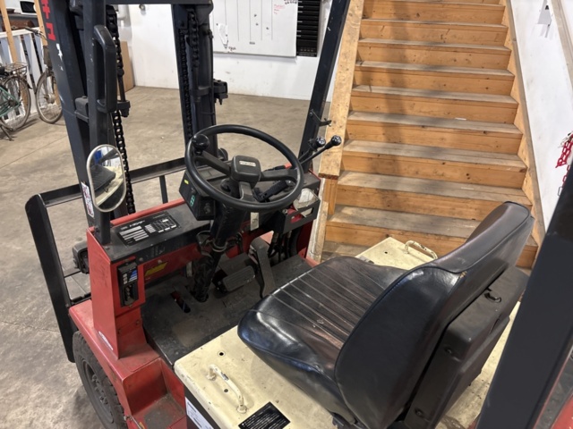 1372846-5 Motviktstruck el - Nissan