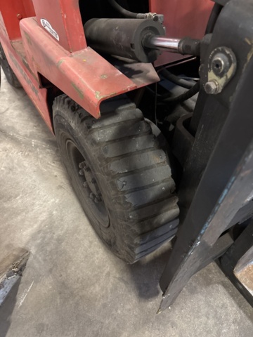 1372846-10 Motviktstruck el - Nissan