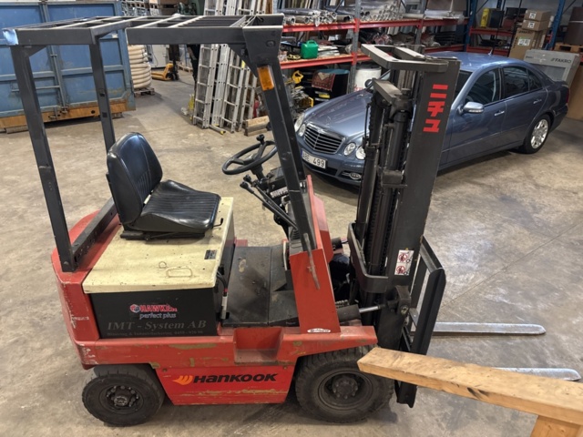 1372846-4 Motviktstruck el - Nissan