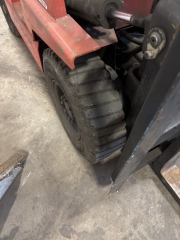 1372846-9 Motviktstruck el - Nissan