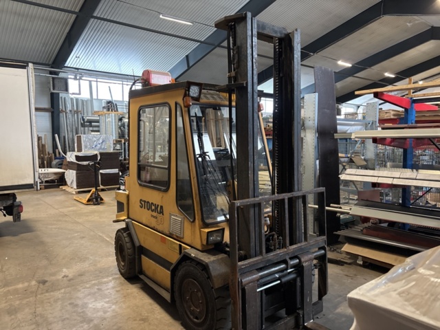 1372847-6 Dieseldriven motviktstruck - Stocka 3060 - 1992