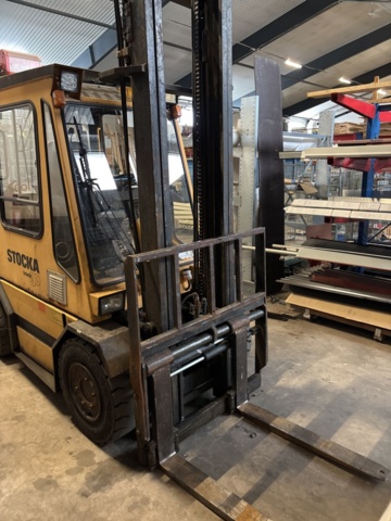 1372847-7 Dieseldriven motviktstruck - Stocka 3060 - 1992