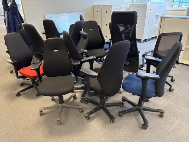 1409507-20 Kontorsstolar 18 st - Kinnarps m.fl.