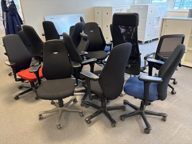 1409507-1 Kontorsstolar 18 st - Kinnarps m.fl.