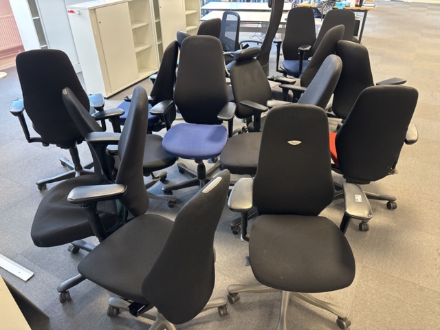 1409507-3 Kontorsstolar 18 st - Kinnarps m.fl.