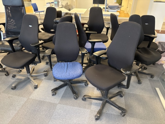 1409507-4 Kontorsstolar 18 st - Kinnarps m.fl.