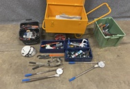 1431674 Verktygskista med diverse verktyg och byggtillbehör