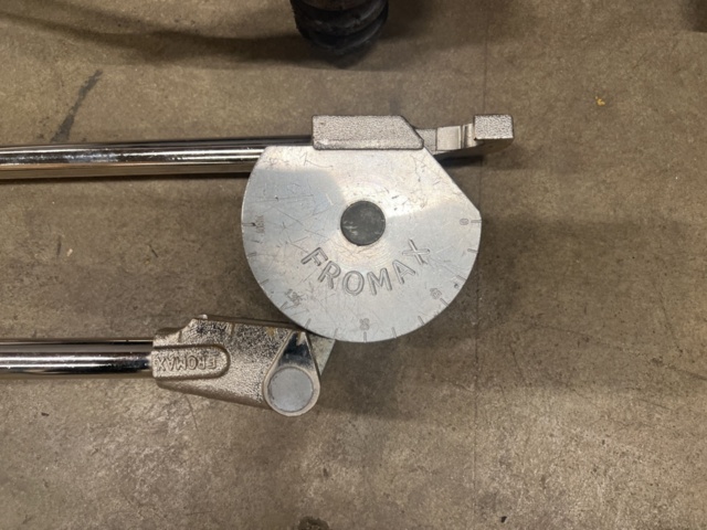 1431674-3 Verktygskista med diverse verktyg och byggtillbehör