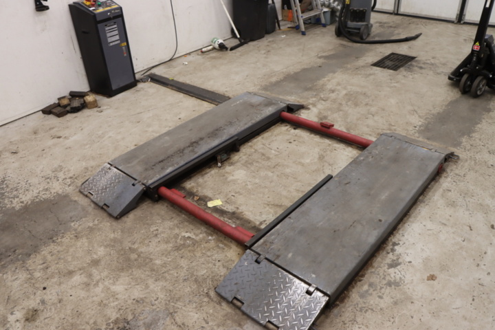 1295819-2 Saxlift Pela SF-L3000