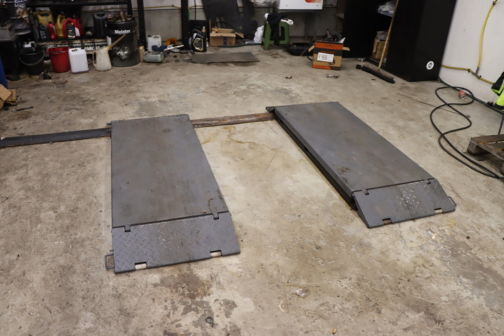 1295838-1 Saxlift Pela SF-F3000