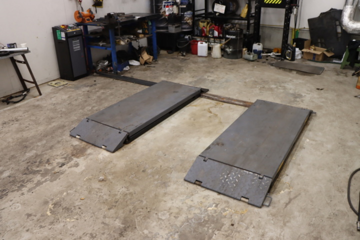 1295838-2 Saxlift Pela SF-F3000