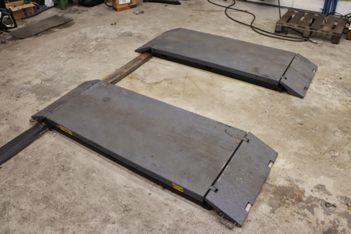 1295838-20 Saxlift Pela SF-F3000