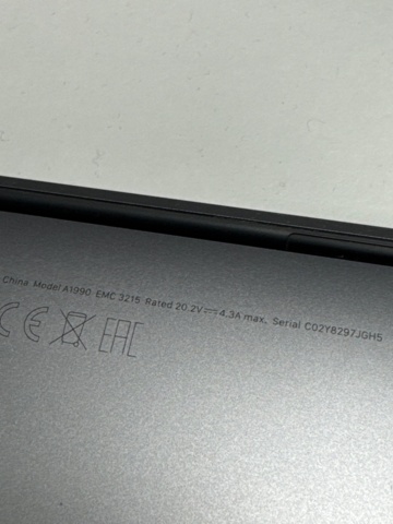 1388768-5 MacBook Pro 15”, 2018