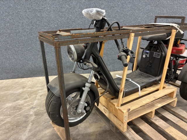 1466571-4 Fatscooter Trehjuling 2000W | Moped klass 1 - Svart