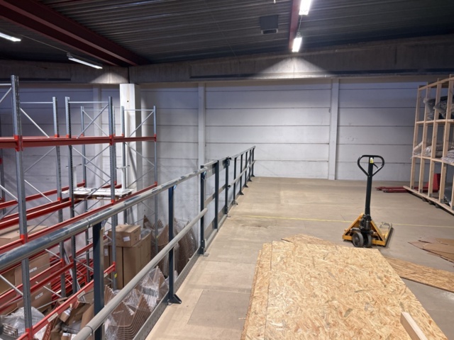 1457428-15 Entresolplan med trappor och räcken för demontering - ca 424 m²